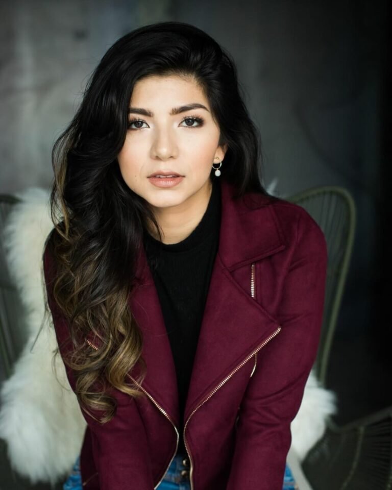 Lindsay Navarro Wiki, Age, Height, Parents, Net Worth, Husband And More - age, height, girl friend, wife, networth, wiki, biography