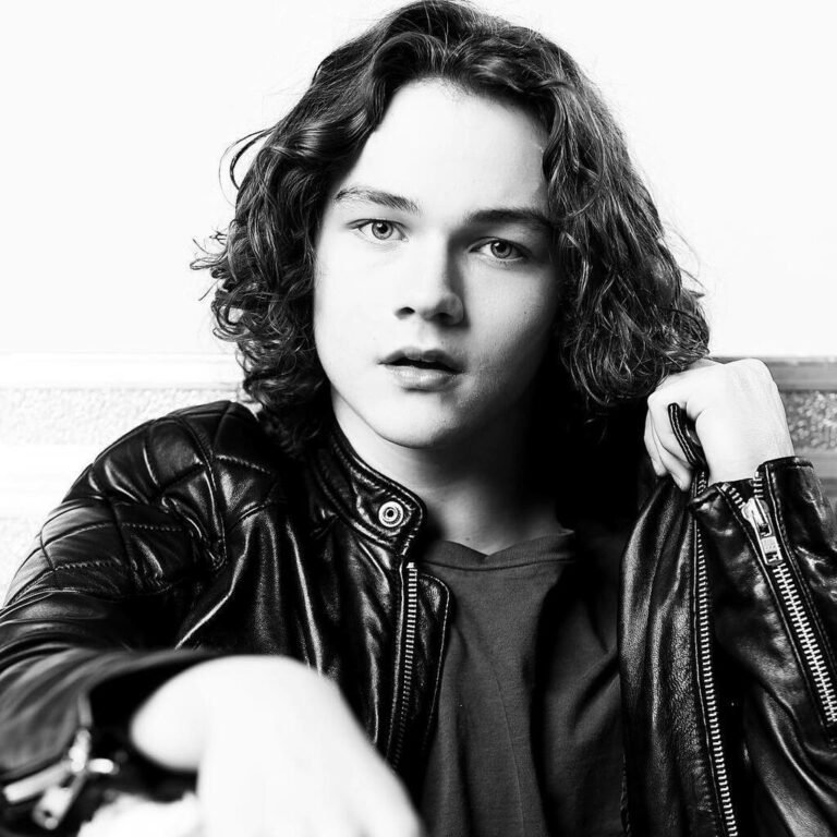 Levi Miller Age, Height, Net Worth, Girlfriend, Movies And More - age, height, girl friend, wife, networth, wiki, biography